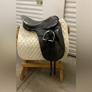 18.5” Courbette Grand Prix Saddle